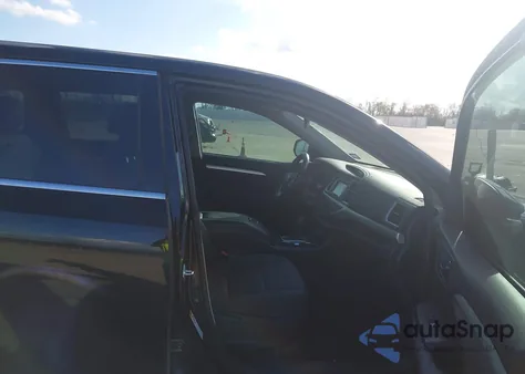 2018 Toyota Highlander Le from USA, damaged, VIN 5TDZARFH7JS036272